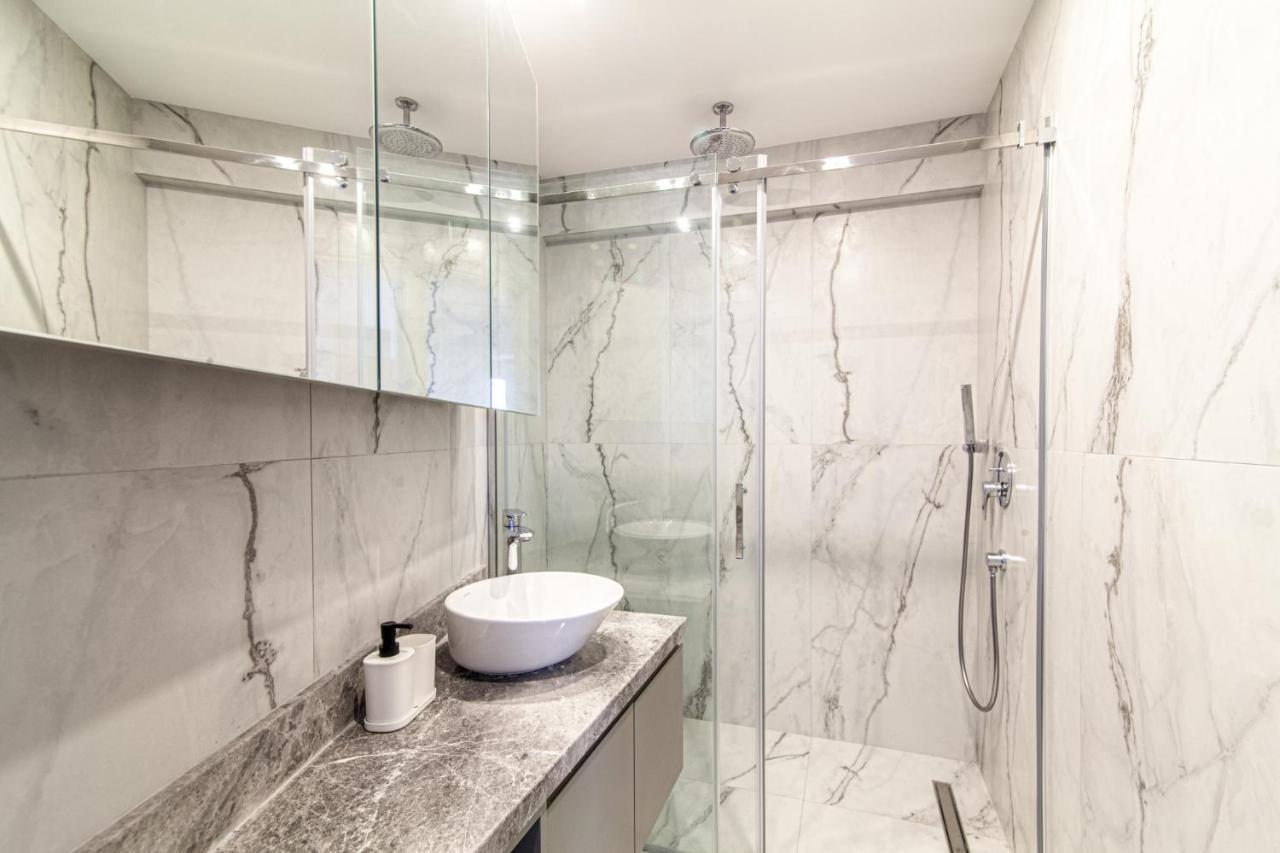 Flat With Panoramic Bosphorus View In Cihangir Истанбул Екстериор снимка